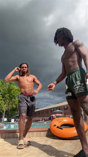 Me n gng lookin like Caribbean Reese’s puffs