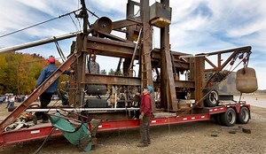 Americans catapult pumpkins in tossing contest