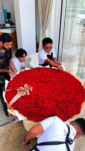 When the heart speaks in 1000 roses ❤️ Luxury flowers delivered across the UAE. #flowersae #dubaiflowers #dubaistyle #redroses | Flowers.ae