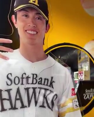 ／ほぼ等身大アクリルスタンド受注期間は4/6(月)13:00まで⌛＼#周東佑京 選手のサンプルをHAWKS STORE HOMEのプレミアムコーナー前に展示中👀✨ほぼ等身大の周東選手に会いに行こう💨商品はこちら💁‍♂️ https://t.co/f1qAr12pUc