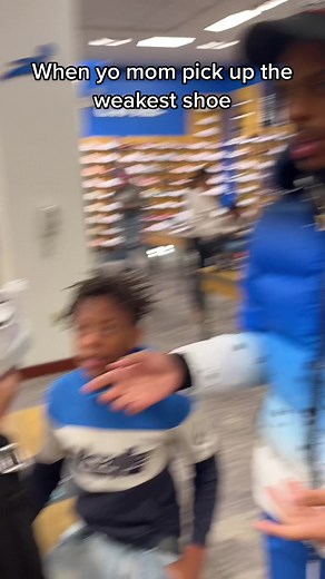 the hand smack 😭😭😭#fam #mom #shoes #funny #jokes #viral #fyp #foryou #foryoupage