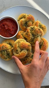 RECIPE: https://feelgoodfoodie.net/recipe/garlic-knots/ Made from scratch, these easy homemade garlic knots are one delicious recipe! | Feel Good Foodie