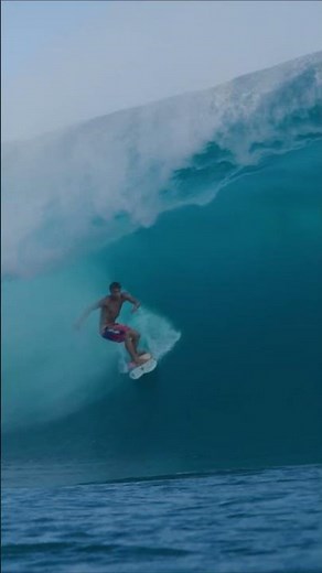 Kauli Vaast Heavy Drop Into a SALB #teahupoo