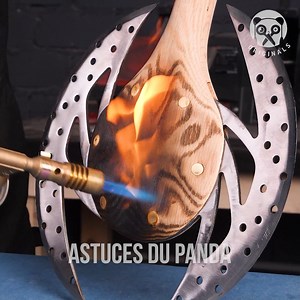Fabriquez une hache avec un rotor de frein de moto! | Astuces du Panda