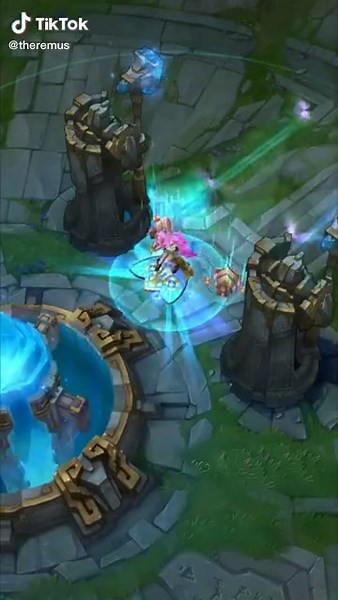 Epic Seraphine Ultimate Moments in League of Legends