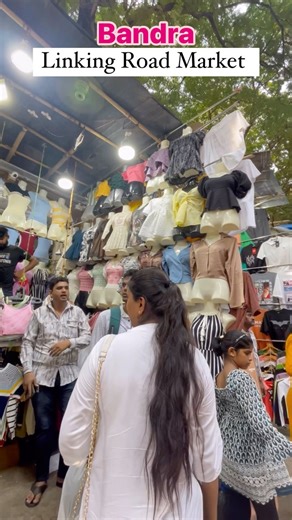 265K views · 248 reactions | Mumbai Cheapest Street shopping #linkingroad #bandralinkingriad #streetshopping #streetmarket #bags #footwear #bags #belts #top #jewellery #reels #reelsinstagram #mumbai #mumbaistreetshopping #mumbaidiaries | Hey Mumbai | Facebook