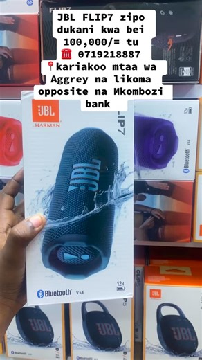 JBL FLIP7 kwa 100,000/= tu hii sio ya kukosa speaker hii Ina mdundo na sauti ya kutosha kabisa pia inakaa na charge masaa 12 pia haingi maji wala vumbi unaweza kuichaji na kwenda nayo popote pale ☎️ 0719218887 | Gullit Traders