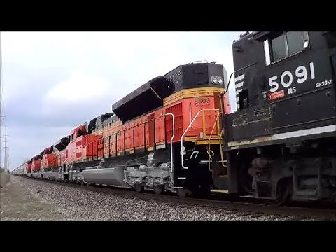 NS 368 with new BNSF SD70ACe Muncie built EMD Locomotives