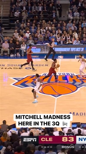 Donovan Mitchell spins past the defender and drills the triple for 21 points in the 3rd! 🙌 CLE-NYK • LIVE on ESPN ➡️ https://www.nba.com/how-to-watch-game-redirect/0022500003?platform=Facebook&surface=Post | NBA