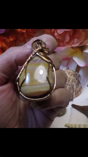 Wire Wrapped Pendant #wirewrapp #jewelrydesign #jewelrymaking #wirewrapping #wireart #wirewrapping