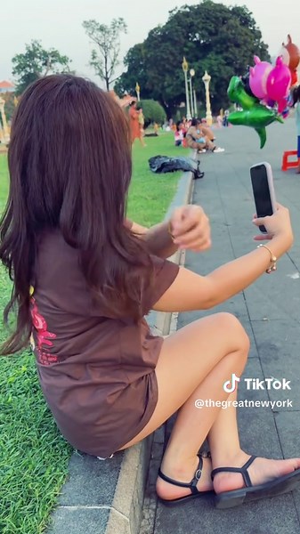 Explore the Beauty of Cambodian Girls