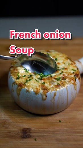 Delicious French Onion Soup Recipe with Cheesy Toast