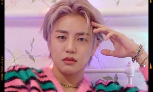 Donghun de A.C.E se divierte en su teaser  con Down feat. Grey