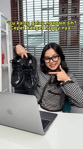 48K views | Yeah namanya juga women ..  Discover your kicks with 24/7 online shopping, click link in bio! #OneDecade #SneakersFlash #10YearsOfSteps #MinFlash #PromoGuncang1111 #PeakDay1111 #ShoesSeller | Sneakers Flash | Facebook