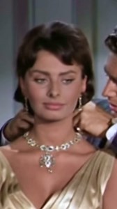 Cary Grant, Sophia Loren, & Harry Guardino in “Houseboat” (1958). One of my personal favorite scenes as I adore Sophia’s entrance. ✨ | ✨That’s So Classic ✨