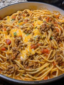 This Cheesy spaghetti with 40g is a total game changer — zero points and 100% delicious! Made it for 4 weeks straight and still not tired of it. Honestly, I’m hooked! Recipe in 💬 👇 | Betty’s Country Cooking