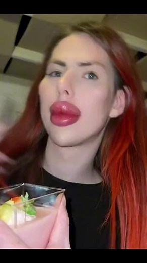 «Non je n'ai jamais fait de chirurgie esthétique.»😋🙏😂 Espace jeunes Les Copains D'abord | Les Copains D’abord