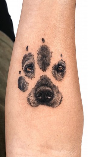 Ria Kim 김리아 on Instagram: "Paw Print Portrait Tattoo Collection🐾🙏🏼🖤 If you'd like to make a reservation, please submit the inquiry form through the link in my bio 👉 @tattooist_kimria 📍Los Angeles, CA Done at @vismstudio"