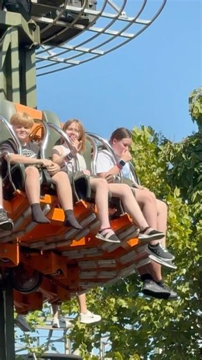 Watch me ride Drop tower. #thrilling #rides #outdoors