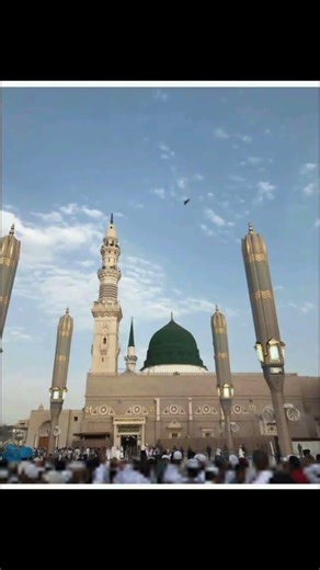 madina#ramadan#ramzan #madina#best#viral#hafiztahirqadri#trending#shorts#beautiful#love #naatsharif