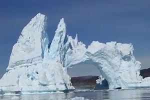 schönes Video 'Iceberg-crashing' - FUNPOT