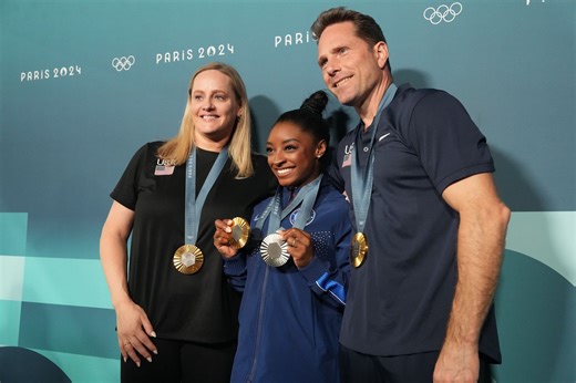 "Team Final was emotional" - Simone Biles' mother Nellie breaks down in tears as she reflects on the gymnast's journey after Tokyo Olympics heartbreak