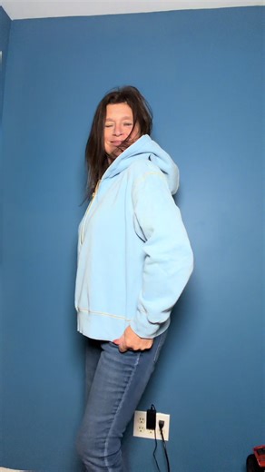 You better pick these viral gold zipper sweatshirts up while they’re still in stock. Colder weather is here and sizes and colors will go quick. #PrettyGarden #GoldZipper #Sweatshirt #Hoodie #GiftsForHer