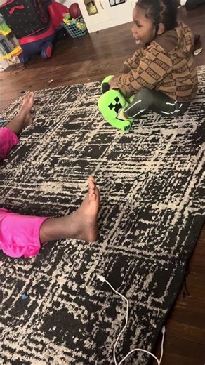 Minecraft ZOOMBIES ! Papas new slippers that were on Clearance 🤑 #minecraft #slippers #shopping