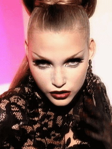 "Too Funky" de George Michael : histoire d’un clip mythique signé Mugler