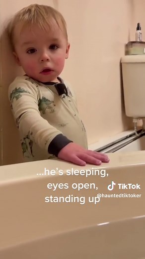 #CapCut Creepy Sleepwalkers #sleepwalking #imsonia #sleepparalysis #possessed #horror #haunted #sleepwalker #paranormal #horrortok #creepy #scary #scared #terrifying