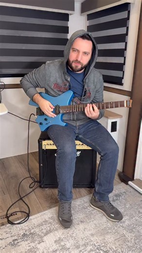 themancavediaries on Instagram: "Spent some quality time playing this headless beauty and loved every second 🎸✨ The feel, balance, and tone make it a joy to play. Big thanks to EART Guitars for sending this over 🙏 Roasted Canada Hard Maple India Rosewood 9.5”-14” Compound Radius U To C Shape 24F Medium Jumbo Stainless Steel (.056”*.107”) Bone 1.650”(42mm) Nut Roasted Mahogany Pearl Blue Satin Finish Fully Adjustable Fixed Bridge Eart Standard Artones-H2SE Pickups Set 3-Way Switch,1 Tone,1 Volu