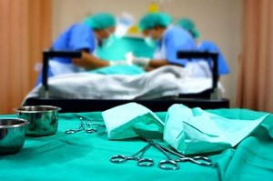 Sunat Saat Dewasa dan Lansia, Apa Risiko yang Perlu Diwaspadai? | Grid Health