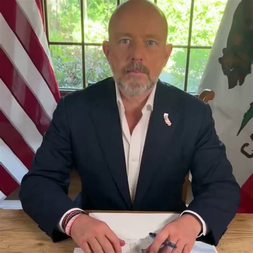 🚨 WOW. California governor candidate Steve Hilton (R) exposes that Gavin Newsom and Democrats shoved a $1,350 PER MONTH CHARGE for 20 years on every new single family home into a bill"They snuck it into the bill that was supposed to SOLVE their housing crisis!""Vehicle Miles Travelled, and it's yet another sneaky, stealthy way that the Democrats in charge of California want to gouge you for the crime of driving your car.""They're trying to punish single-family homes. They want to stop single-fa