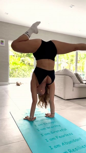 How to yoga handstand full lotus pose #yoga #shortvideo