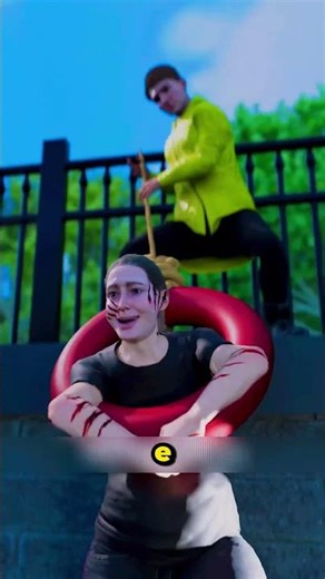 Ela pulou no recinto dos ursos polares na hora da comida