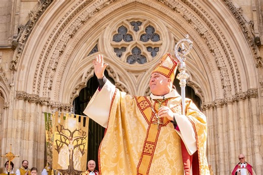 CoE bishop apologises for 'pain' over same sex blessings row
