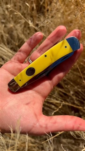 Founded in 1985 in the ranching town of Matador, Texas, Moore Maker has grown from a family garage operation to one of the leading makers of handmade knives and ranching tools. Their Trapper Knife offers smooth Delrin handles and rugged durability, making it a standout pick this holiday season. Pair it with our leather sheath for a gift built to last a lifetime. Find the Moore Maker Trapper Knife at the link in our bio. | Ranchlands Mercantile