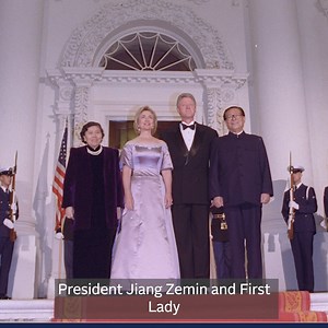 State Visit: China 🇨🇳 In 1997, Chinese President Jiang Zemin and First Lady Wang Yeping visited the United States — the first state visit by a Chinese president in more than a decade. Visit "Be Our Guest" to learn more: clintonpresidentialcenter.org/BeOurGuest | Clinton Presidential Center