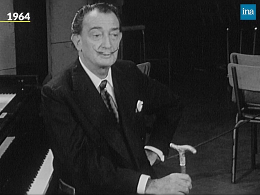 GARCIA LORCA VU PAR DALI. « Garcia Lorca représente le phénomène de la verticalité espagnole intégrale ! ». 1964, Salvador Dali assiste à l'enregistrement d'une chanson de Paco Ibáñez "Cancione De Jinete", une mise en musique d'un poème de Federico Garcia Lorca. Dans son style inimitable, Dali ne tarit pas d'éloges sur l'artiste espagnol. Il y a 85 ans, Garcia Lorca était exécuté par des milices franquistes. | INA