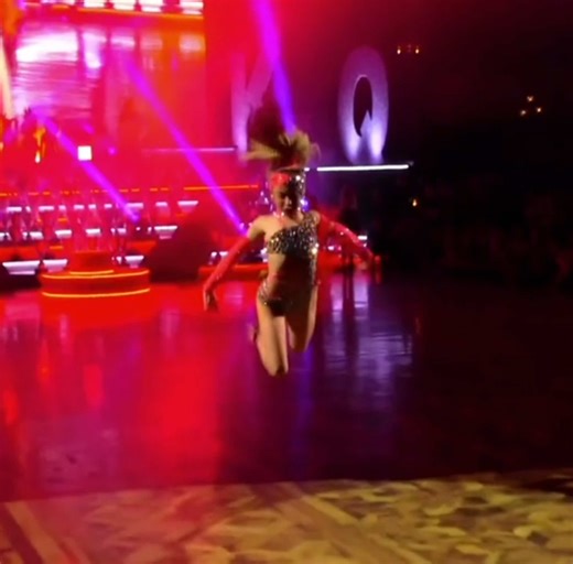 Fix me fast #freestyle #freestyledance #freestyledisco #freestylediscodancing #freestylediscodancer #freestylediscosounds #freestylediscomusic #freestylediscojazz #discodance #discodancing #dkkq