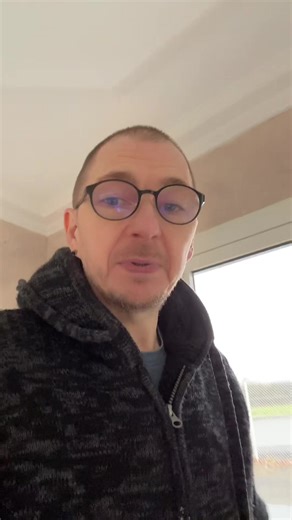 Petit tour express du futur bâtiment de Normandie Impression 3D 👀✨ On avance doucement mais sûrement… Nouveau lieu, nouvelle énergie, et surtout un espace pensé pour la prod, le showroom et les projets les plus ambitieux. Rien n’est officiel pour l’instant, mais ça se précise 😌🔥 Hâte de vous montrer la suite… 🚀 #impression3d, #3dprinting, #normandie, #atelier, #startup