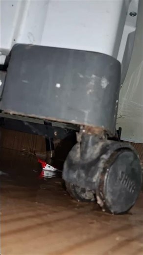 #Onida #Washing machine has leakage. @Onidalive