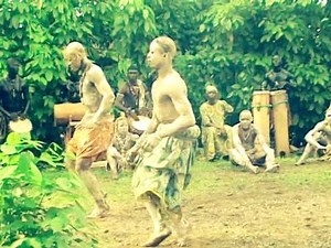 Musée des arts vivants du Cameroun - Assiko avec la Cie Kundè