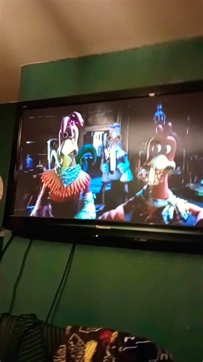 Chicken Run Ginger And Rocky Run In Fowlers Hut