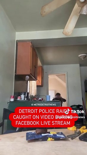 🚨Police were seen searching a Detroit home during an incident that was captured on Facebook Live. Several people were taken into custody, including the person live-streaming. The person who was livestreaming the incident was later released. Officers involved are assigned to the department’s narcotics unit, though it is unclear what the investigation involved.