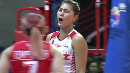 MYLABS THE BLOCKER 😤🙌🏻 Myla Pablo of the Petro Gazz Angels delivers back-to-back blocks to snatch the opening set from the Akari Chargers in this crucial 2024-25 PVL All-Filipino Conference semifinal showdown! #OneSports #PVL2025 #TheHeartOfVolleyball | One Sports