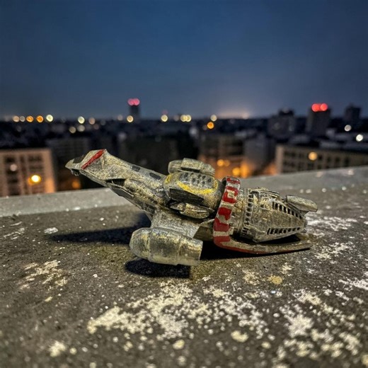 Handcrafted Spacecraft Figurine Resin, Mini Starship Gift for Him, Sci-fi Art Model, Galaxy-themed Décor - Etsy