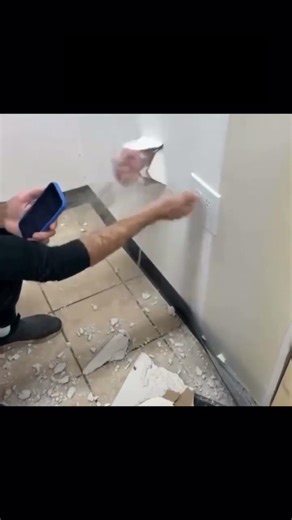 Helpful neighbour who are you hahaha moment #smartphone