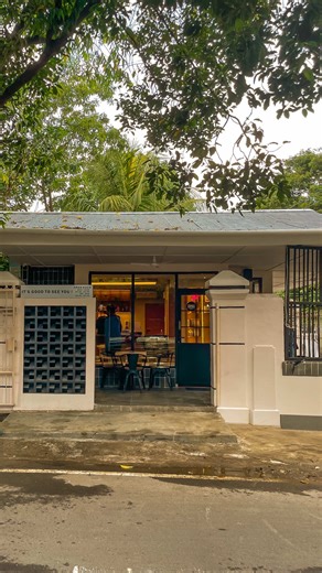 𝗧𝗢𝗞𝗢 𝗞𝗢𝗣𝗜 𝗢𝗠𝗔 𝗦𝗨𝗡𝗨 ============================================== 𝙇𝙤𝙘𝙖𝙩𝙞𝙤𝙣: Sunu, Kompleks Unhas No. 119A, Makassar 𝙊𝙥𝙚𝙣𝙞𝙣𝙜 𝙃𝙤𝙪𝙧𝙨: Monday-Thursday 09:00 am - 11:00 pm Friday-Sunday 08:00 am - 12:00 am ============================================== 🏠: Indoor non smoking dan outdoor ☕️: Coffee dan non coffee 🍝: Makanan berat dan makanan ringan 💰: Tunai dan non tunai 🛜: WiFi 🚽: 1 toilet duduk ============================================== Salah satu coffee sh