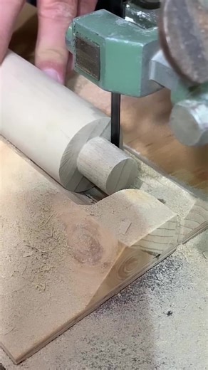 7M views · 26K reactions | Cutting a round tenon on a bandsaw 樂蝹 by Pierre Luc-Gautier @brikologik #woodreview #bricolage #travaildubois #woodworking #woodworker #menuiserie #bandsaw #bandsawproject #bandsawcowboy #tenon #bandsawtrick #dowel #joinery #woodassembly Music Credit= @cobhc Song= Oops!… I Did It Again. ( Britney Spears cover) | Wood Review | Facebook